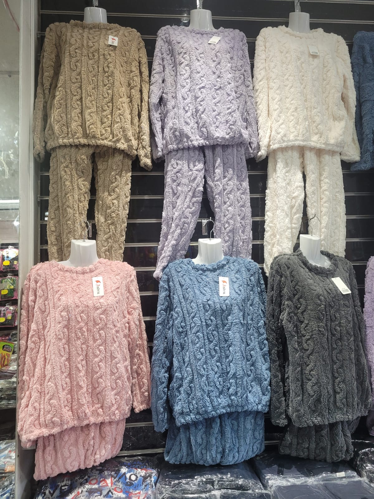 Pijama de polar trenzado